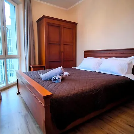 Dawn Park Deluxe 3 Floor Апартаменти